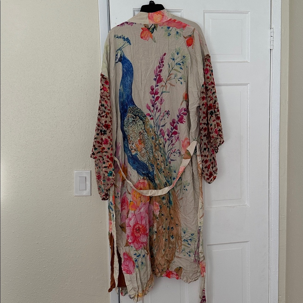 PEACOCK KIMONO - Picture 2 of 16
